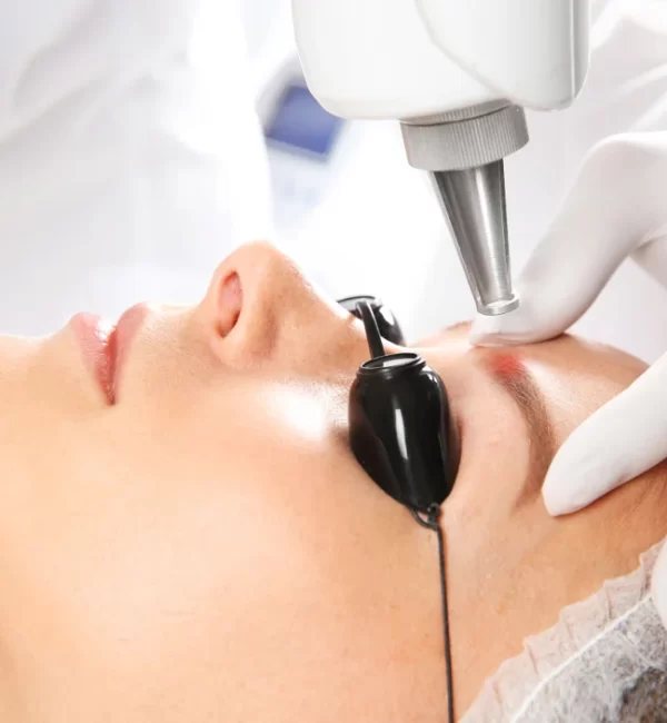 razones-para-ofrecer-el-borrado-del-microblading-de-cejas-en-tu-centro_flowww